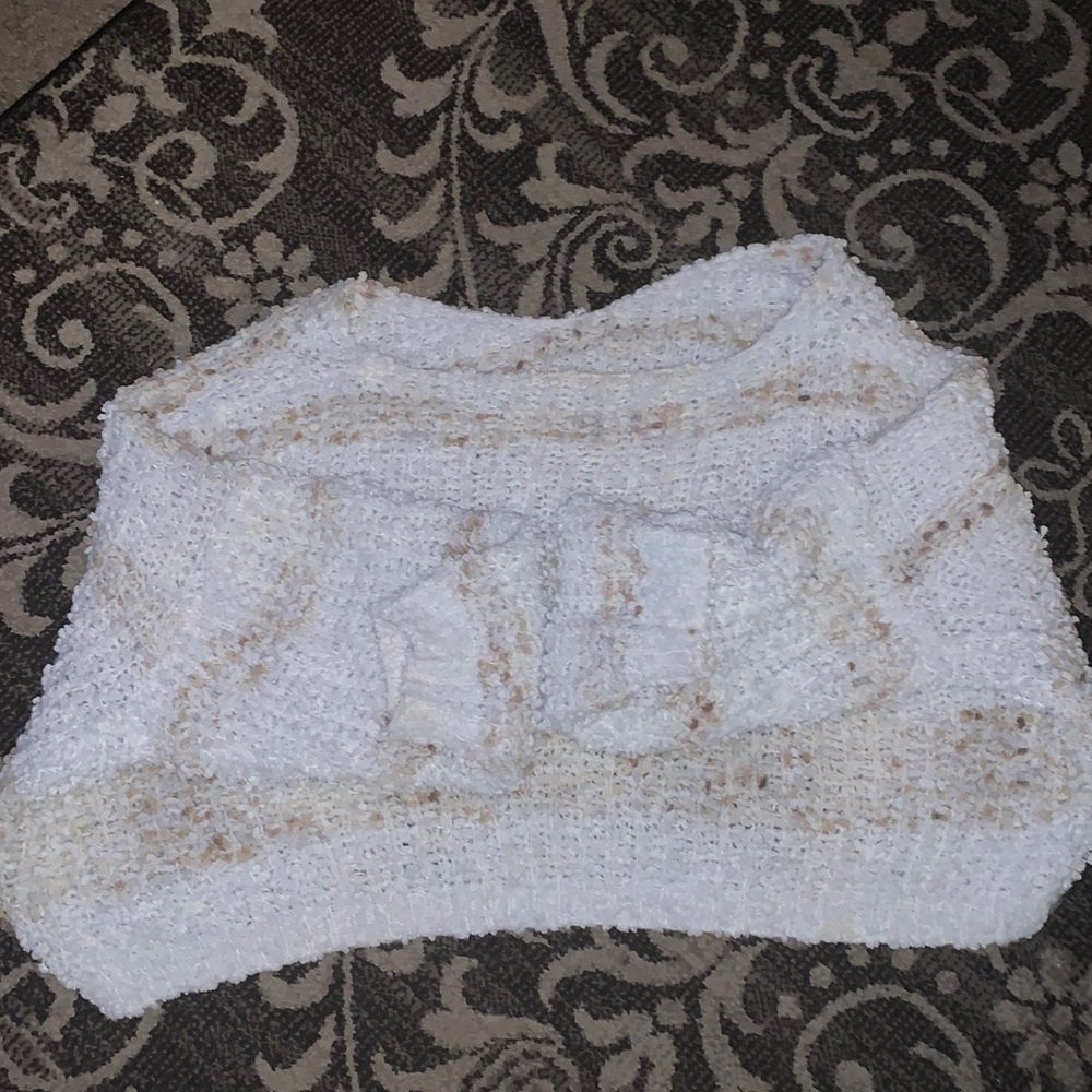 This is a brown and white sweater from shein and it’s a size 2x